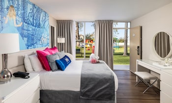 Egyptian cotton sheets, premium bedding, pillowtop beds at Magic Moment Resort & Kids Club, Dazzler Select by Wyndham