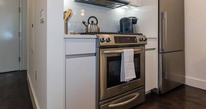 Deedees Apartments at Liberty Harbor