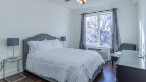 Luxury Apartment, 2 Bedrooms | 1 bedroom, premium bedding, free WiFi - Deedees Apartments at Liberty Harbor (Jersey City)