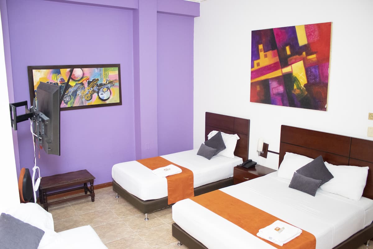 Premium bedding, desk, iron/ironing board, free WiFi