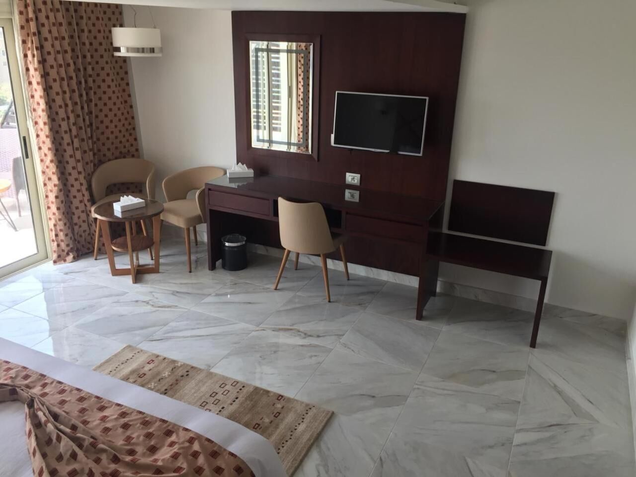 In-room safe, iron/ironing board, WiFi, bed sheets