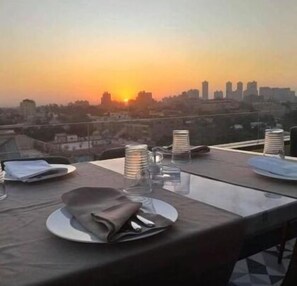 Breakfast, lunch, dinner served; international cuisine  - Royal Maadi Hotel (Cairo)