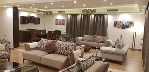 Deluxe Apartment, 3 Bedrooms | Lobby - Royal Maadi Hotel (Cairo)