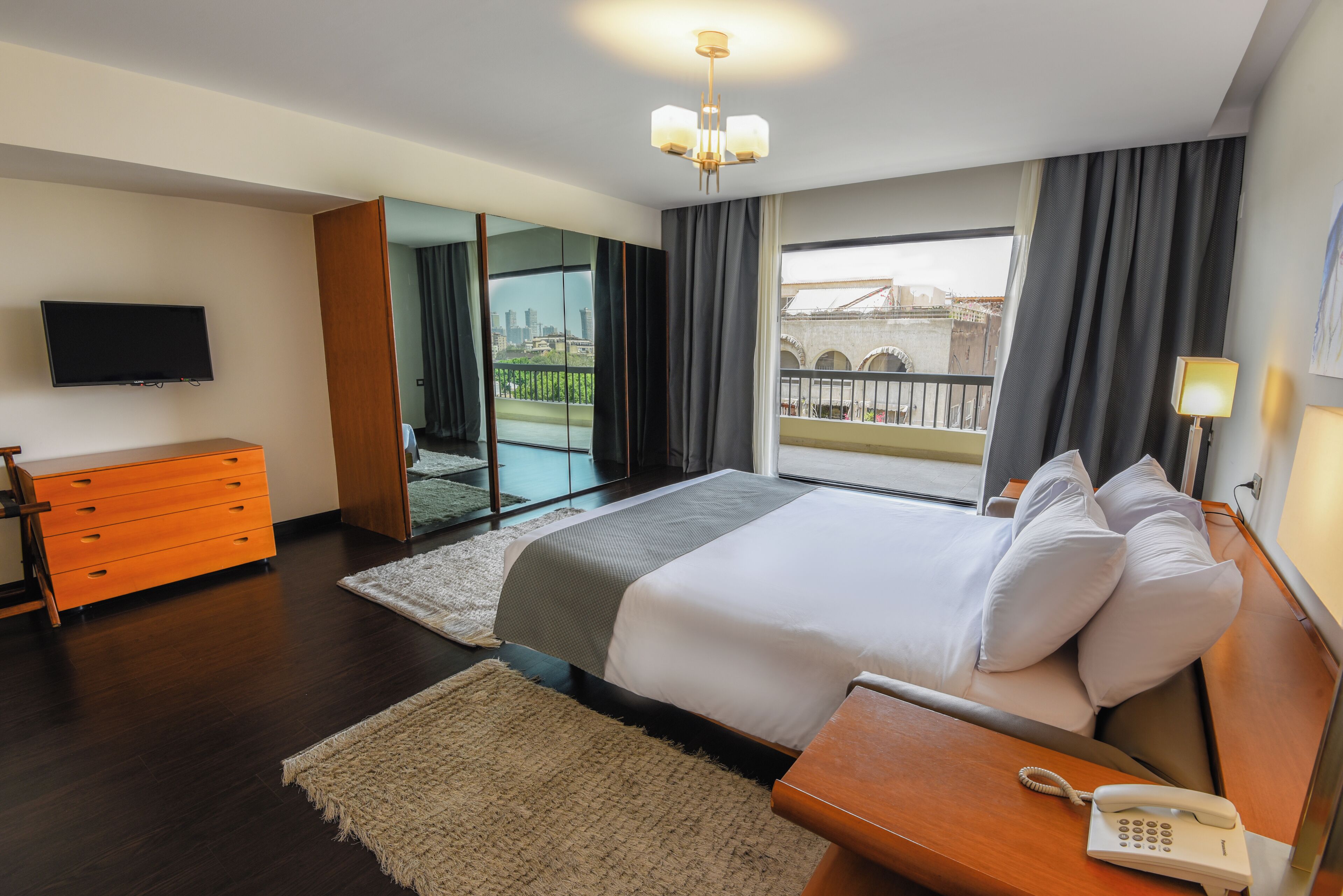 deluxe apartment, 3 bedrooms | 1 bedroom, in-room safe, iron/ironing board, wifi