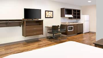 Escrivaninha, ferros/tábuas de passar roupa, Wi-Fi de cortesia