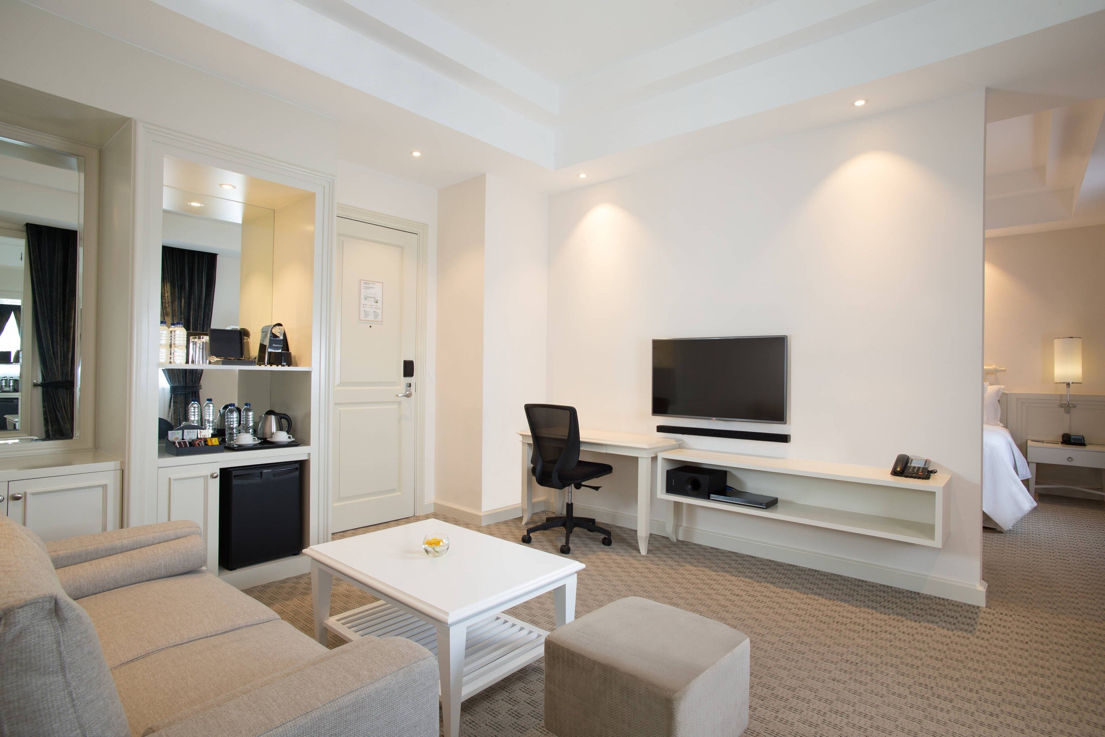 suite, 1 bedroom | living area | 55-inch lcd tv with satellite channels, tv