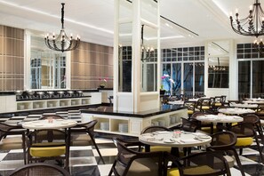 Breakfast, lunch, dinner served; international cuisine 