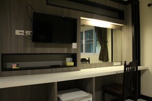 ตู้นิรภัยในห้องพัก, Wi-Fi ฟรี, ผ้าปูที่นอน