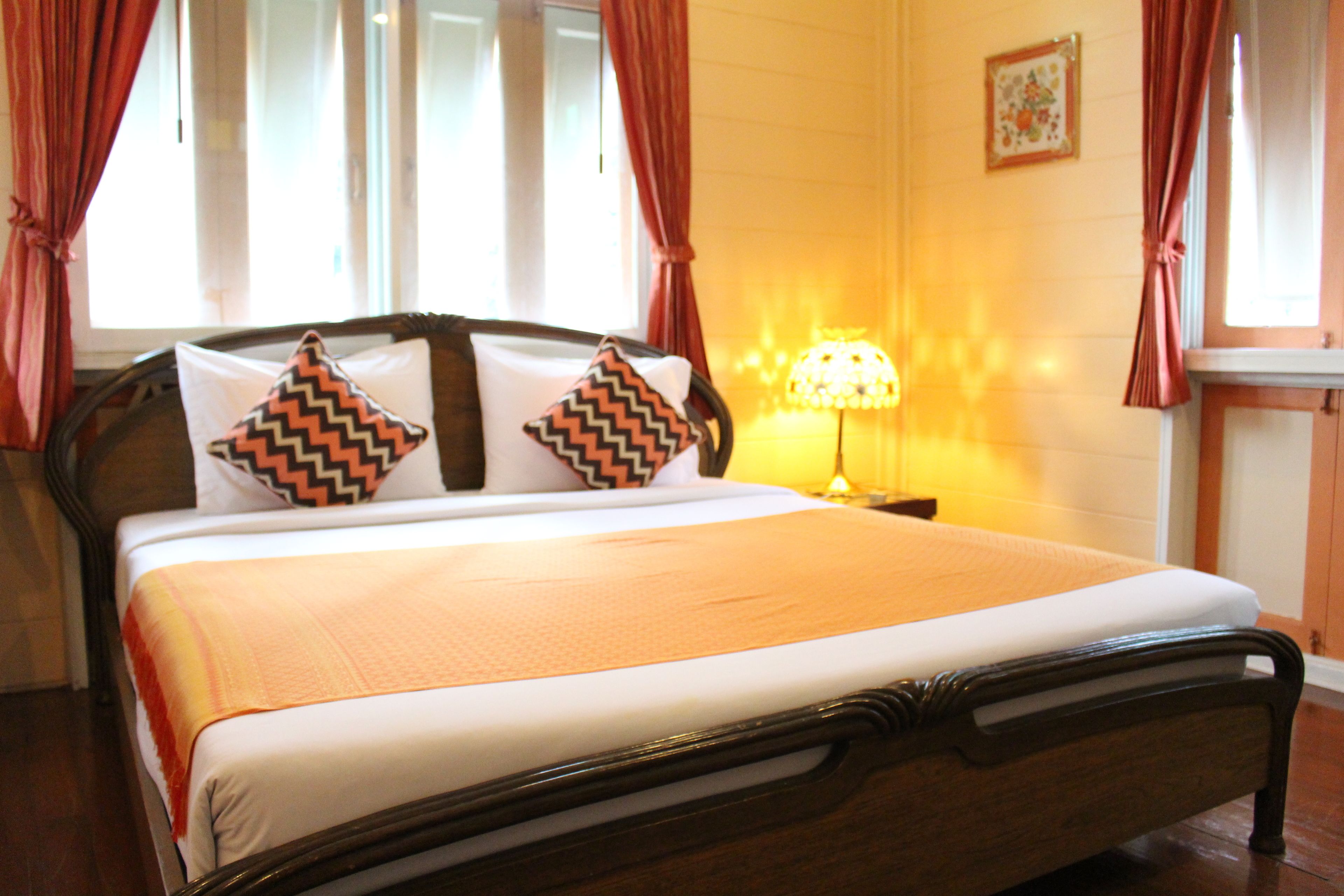 in-room safe, free wifi, bed sheets