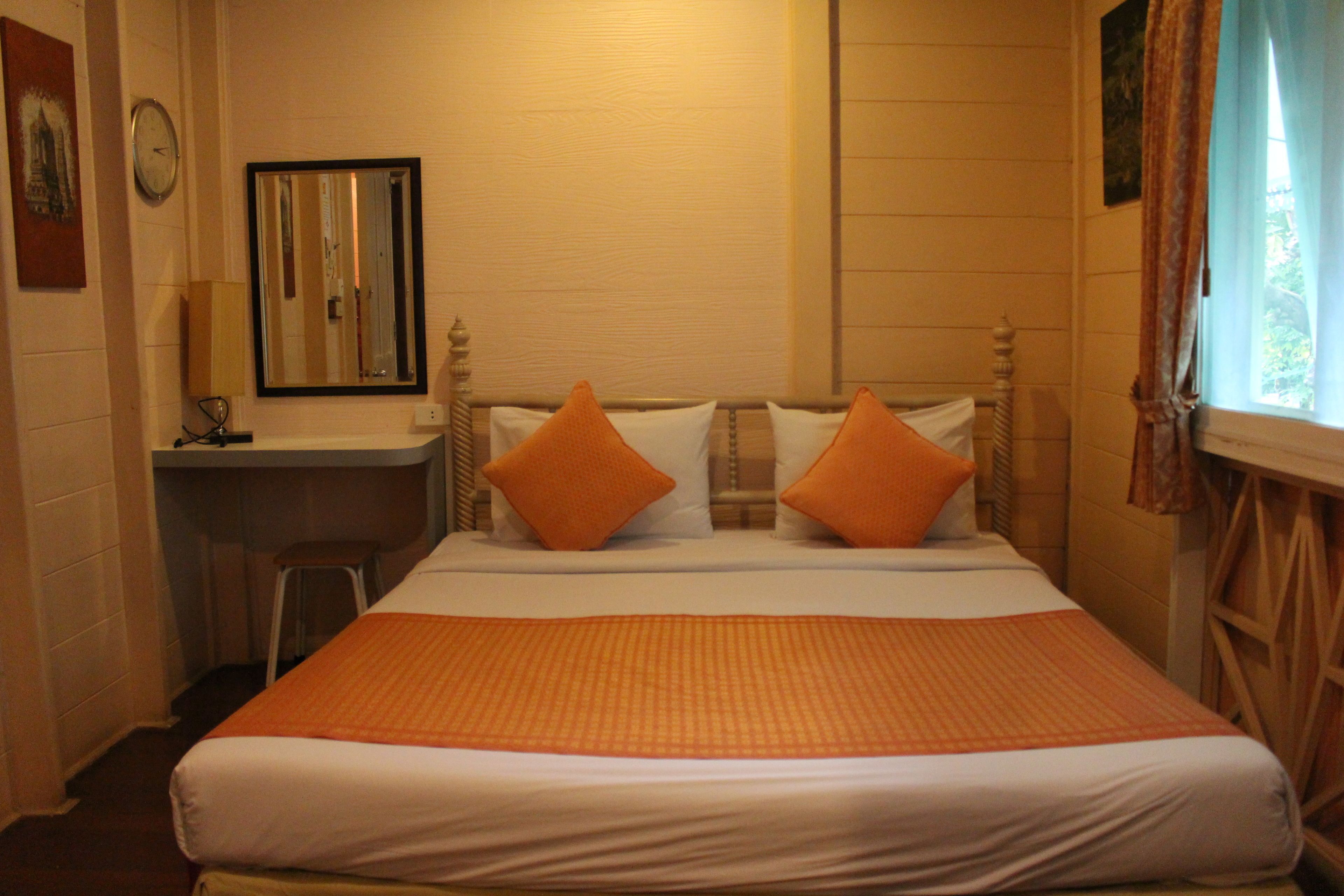 خزنة داخل الغرفة وواي فاي مجانًا وملاءات أسرّة