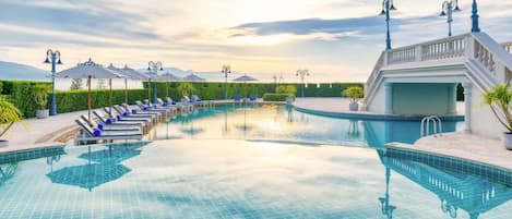 Indoor pool, outdoor pool, free cabanas, pool umbrellas
