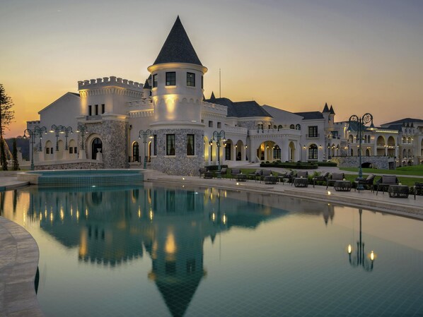 Indoor pool, outdoor pool, free cabanas, pool umbrellas