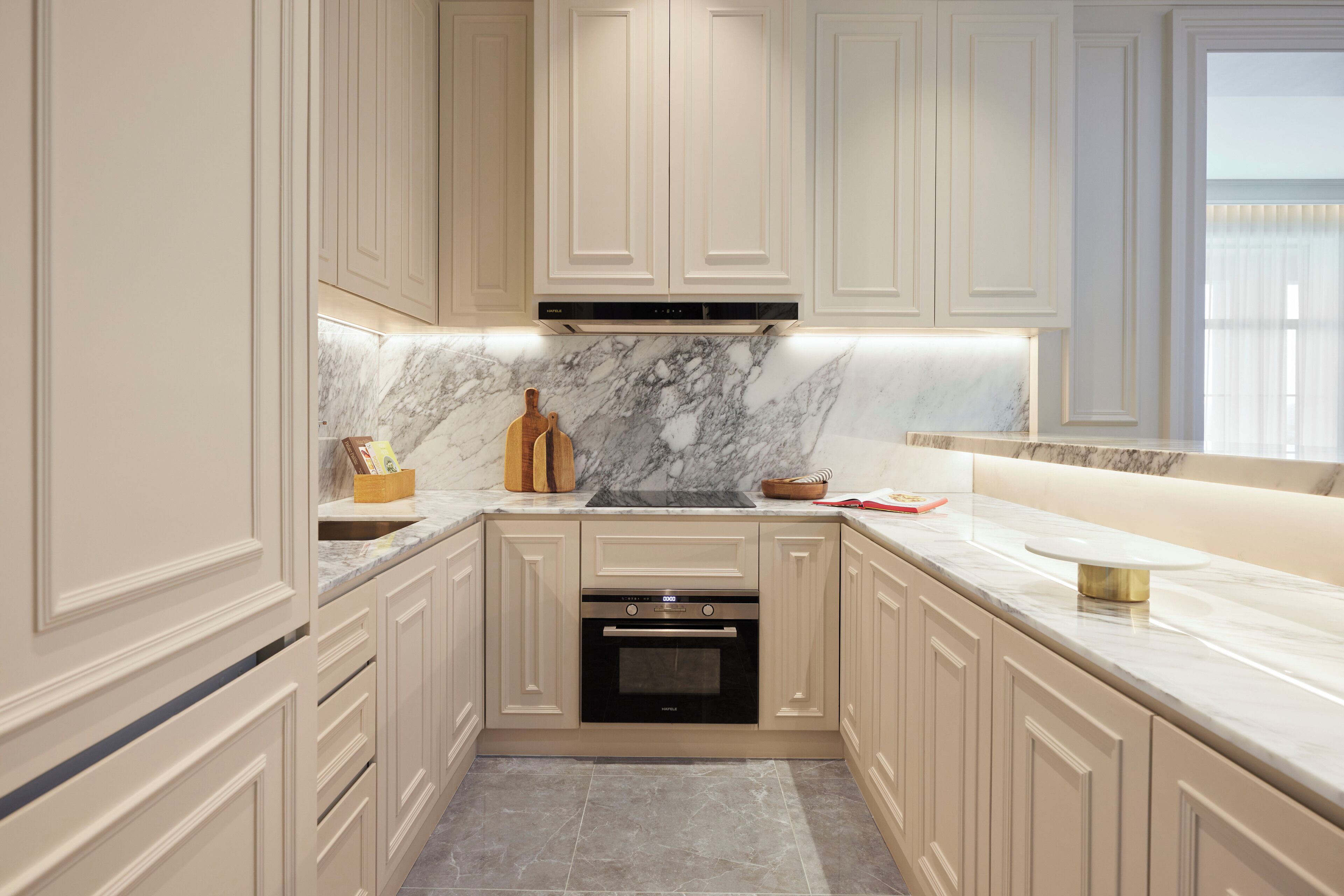 royal penthouse | private kitchen | fridge, coffee/tea maker, electric kettle