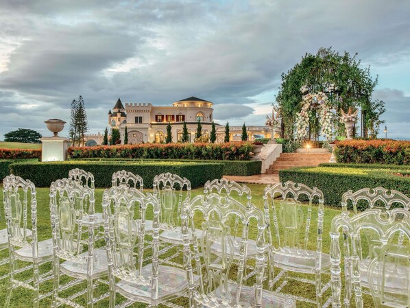 Indoor wedding - Mövenpick Resort Khao Yai (Pak Chong)