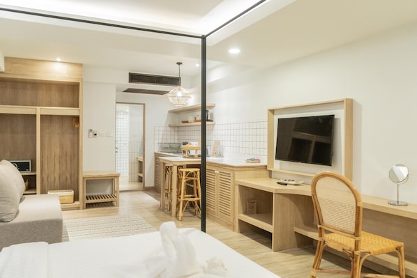 Minibar, in-room safe, desk, soundproofing - Amaka Bed & Breakfast (Chiang Mai)