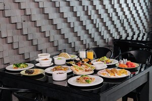 Daily buffet breakfast (THB 300 per person)
