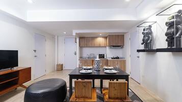 Cafetera/tetera, refrigerador