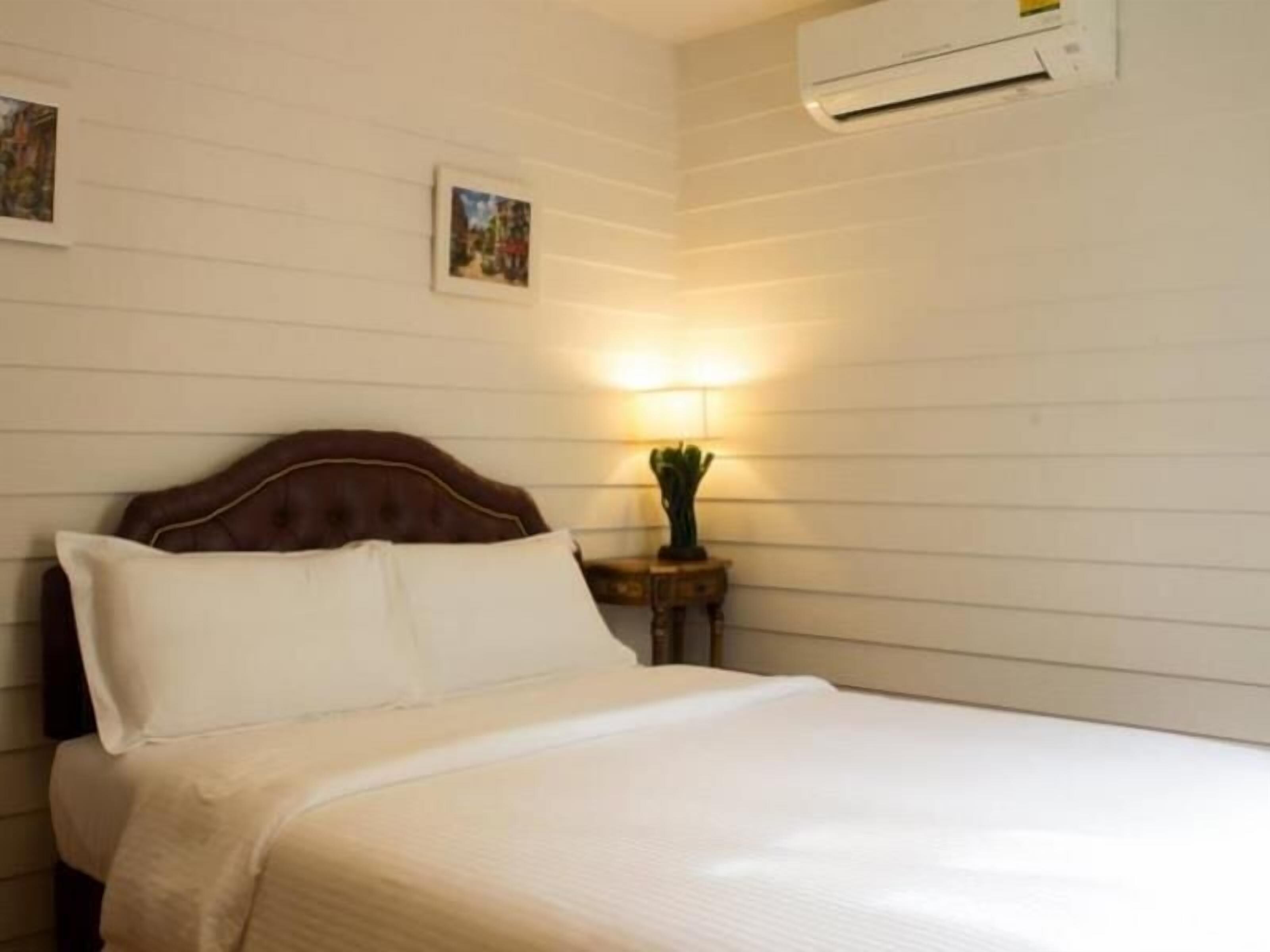 corner superior room with free wifi | minibar, in-room safe, free wifi