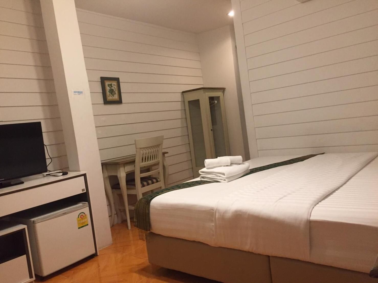 minibar, in-room safe, free wifi