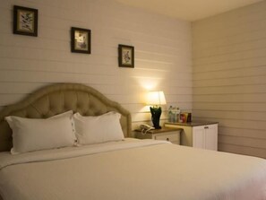 Minibar, in-room safe, free WiFi - Ban Thungdang Boutique Hotel (Bangkok)