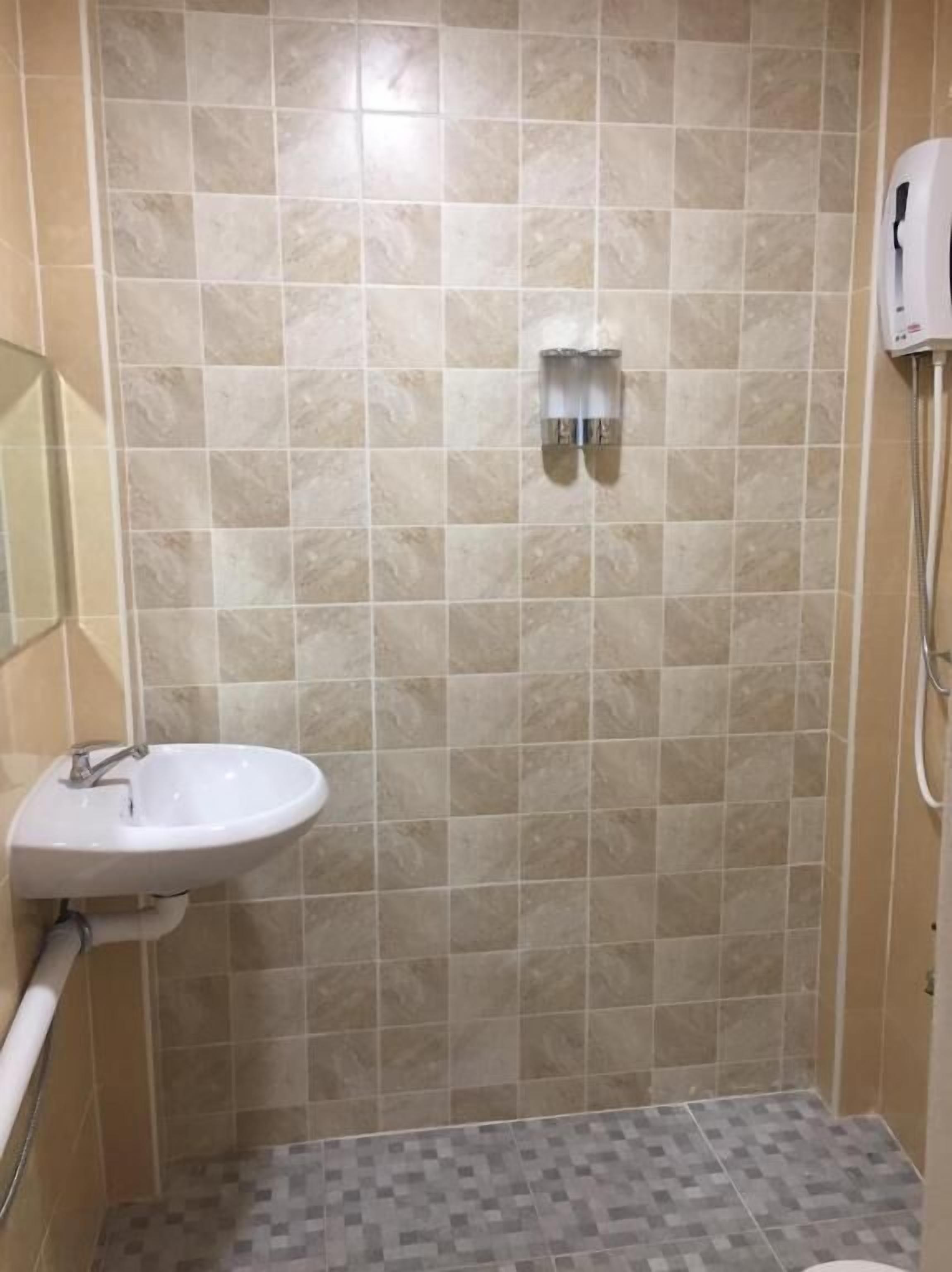 shower, free toiletries, slippers, bidet