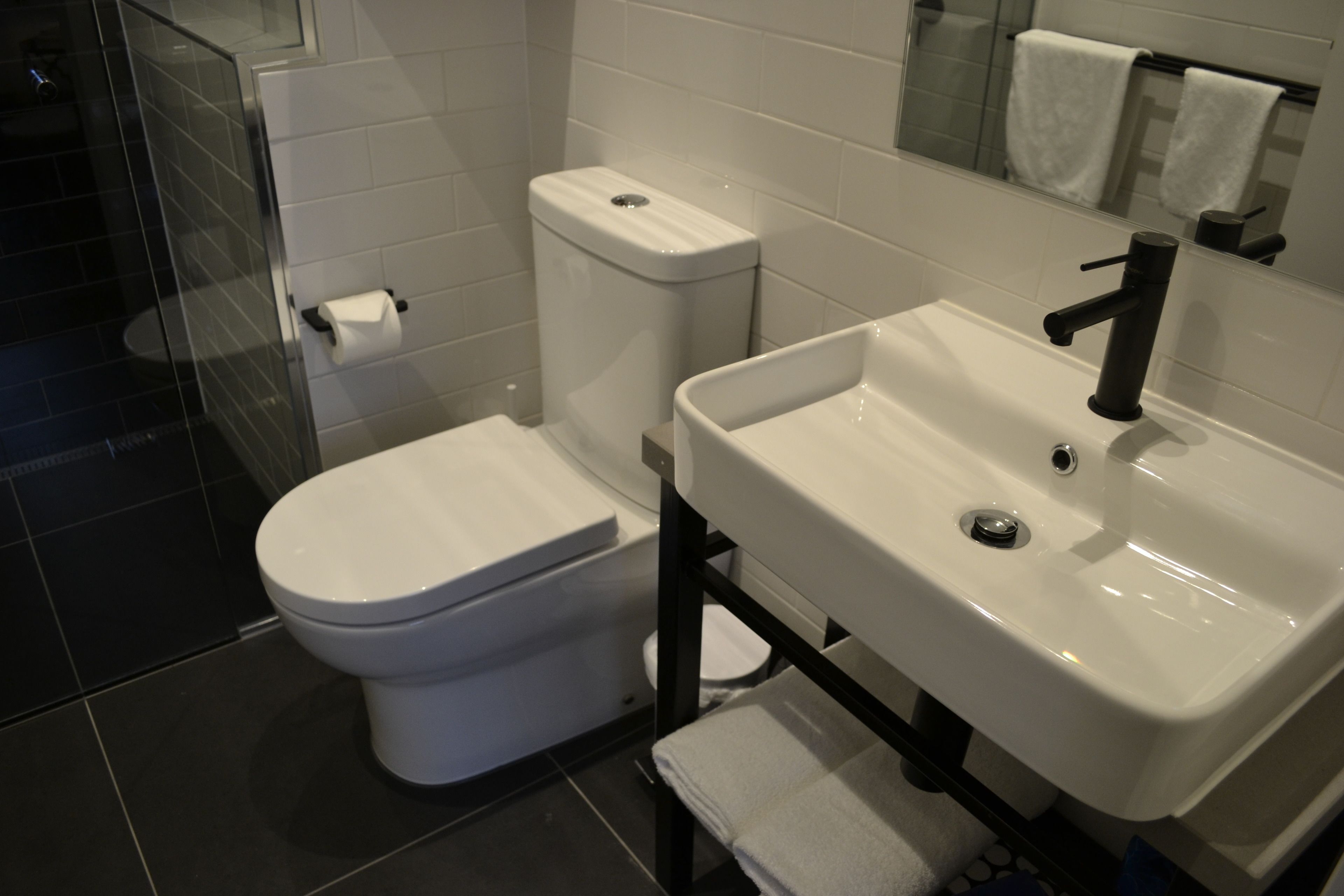 two bedroom two bathroom apartment | bathroom | shower, free toiletries, towels