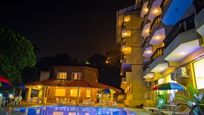 Outdoor pool - Mint Rendezvous Beach Resort (Panaji)