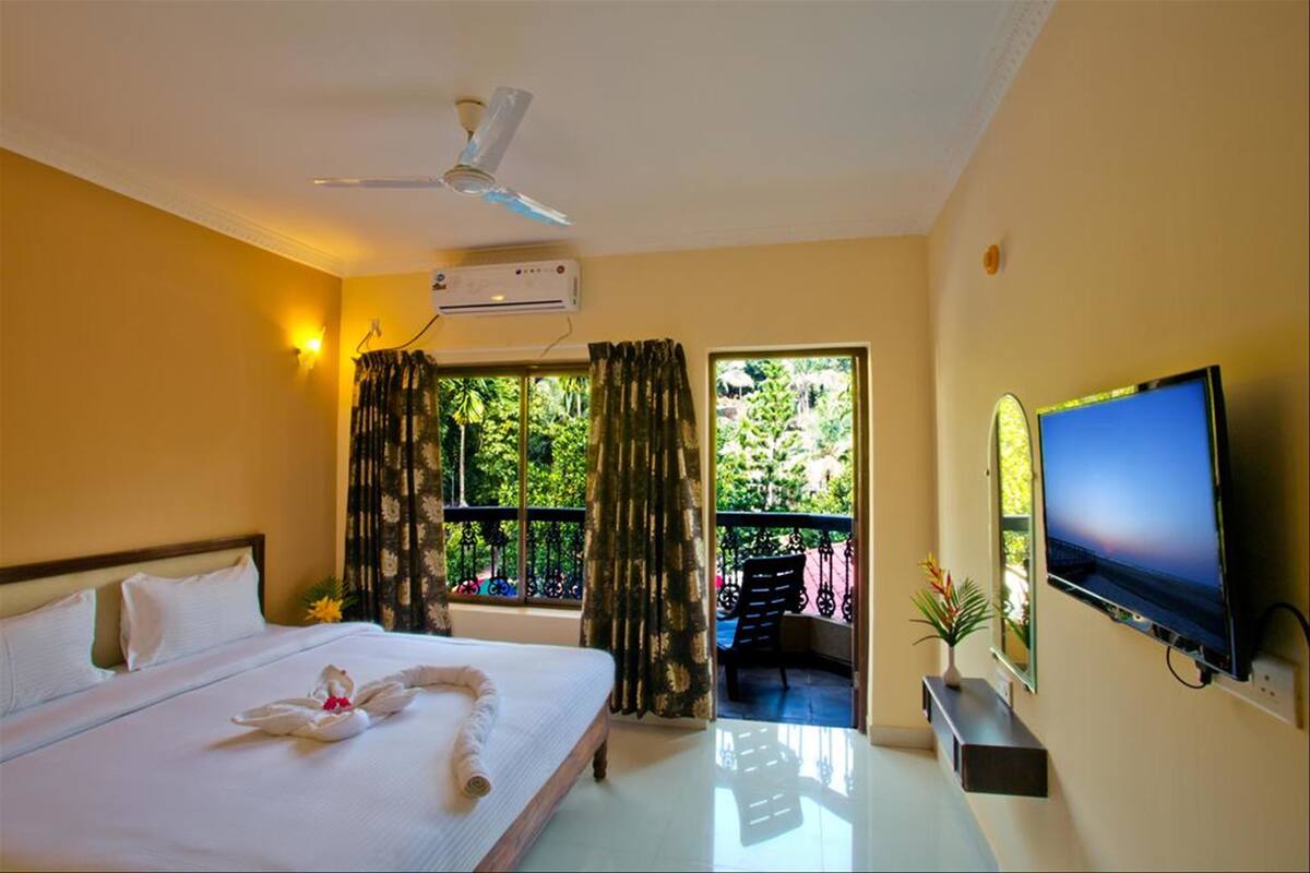 In-room safe, rollaway beds, free WiFi