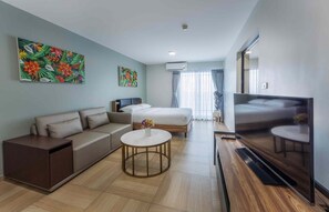 Estudio Deluxe, 1 cama King size | Caja de seguridad en la habitación y cortinas blackout 