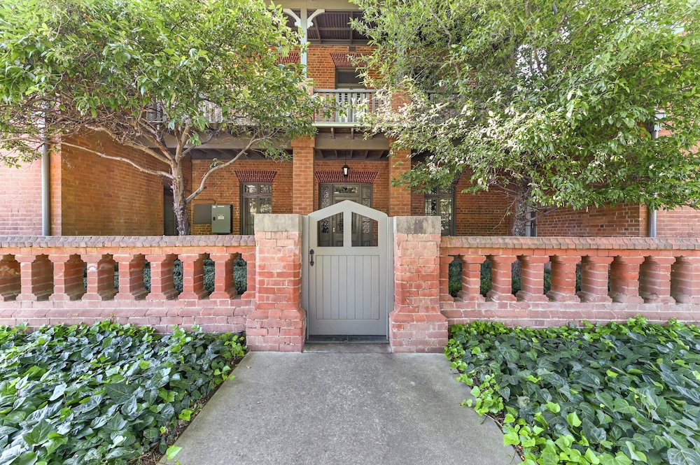 The Houston Wagga by null