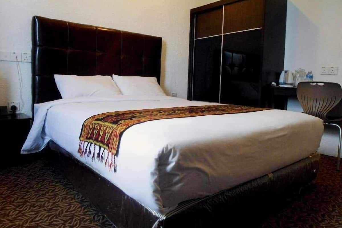 Desk, iron/ironing board, free WiFi, bed sheets