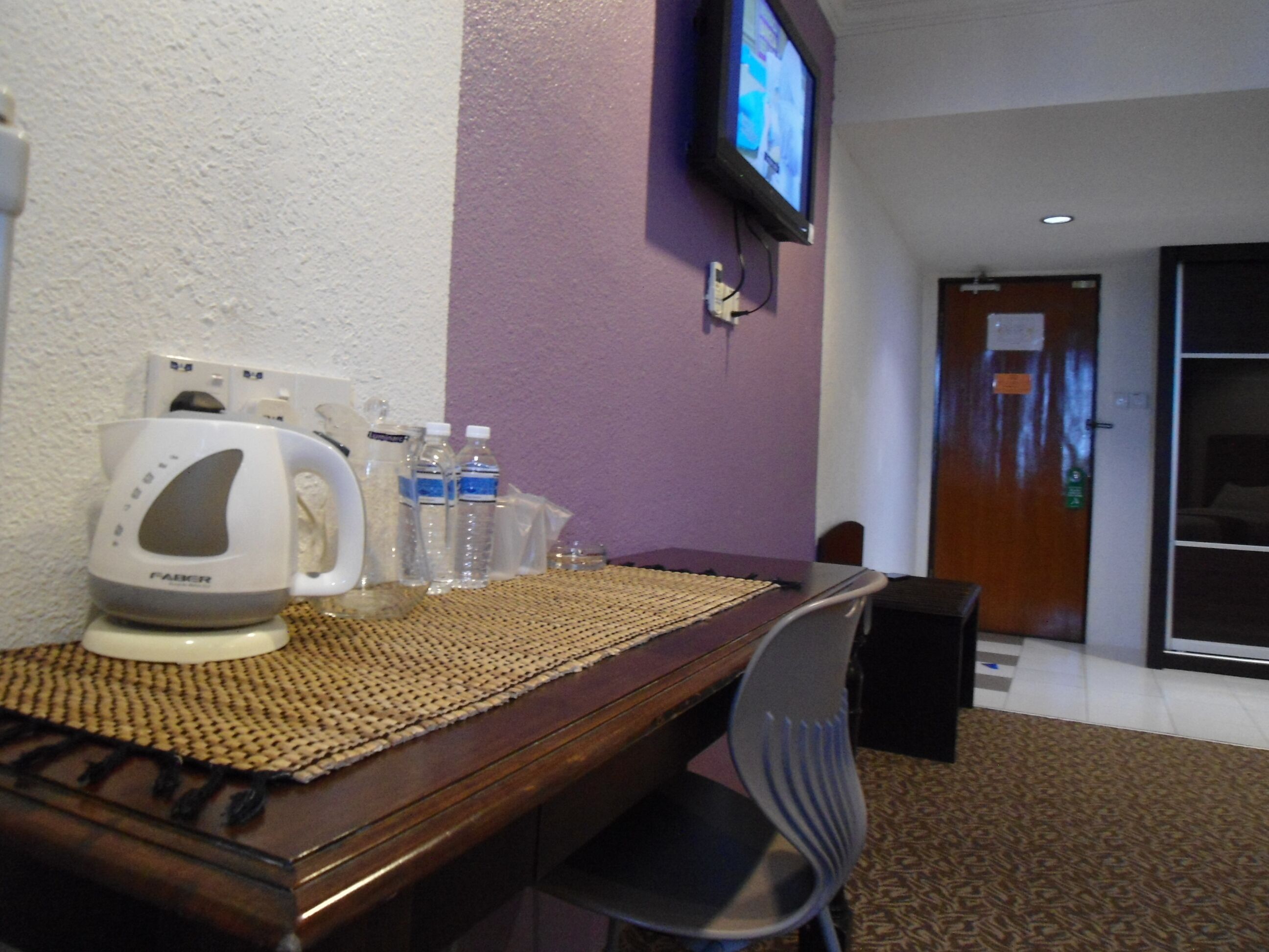 deluxe twin room | room amenity