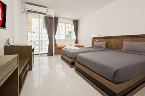 Quarto superior | Cofres nos quartos, escrivaninha, cortinas blackout, Wi-Fi de cortesia