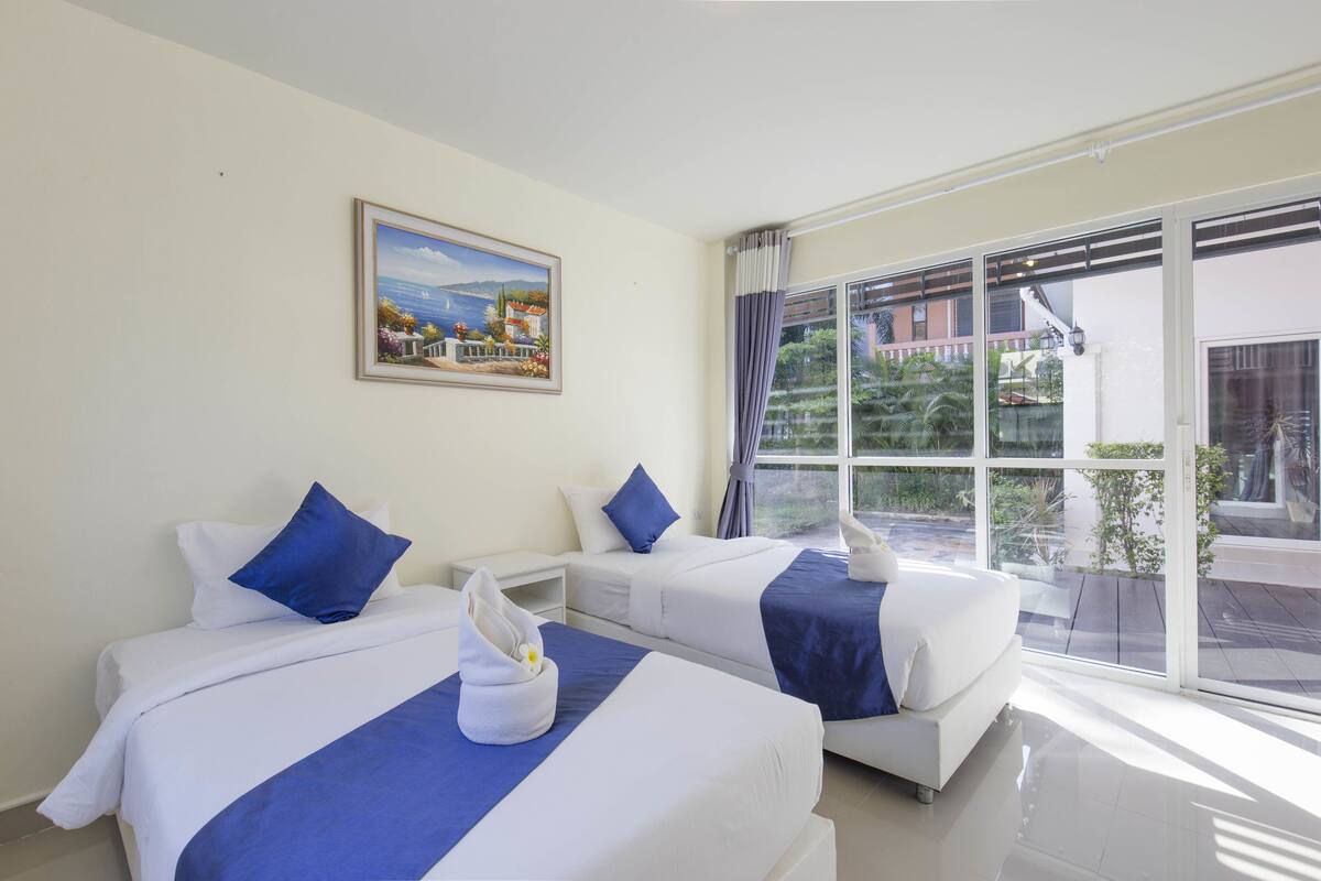 Standard Twin Room, 2 Twin Beds, Private Bathroom | Minibar, desk, blackout drapes, rollaway beds (surcharge)