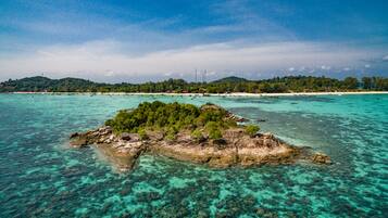 Scuba diving, beach bar