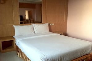 Standard Double Room | Bureau, rideaux occultants, lits bébé (en supplément)