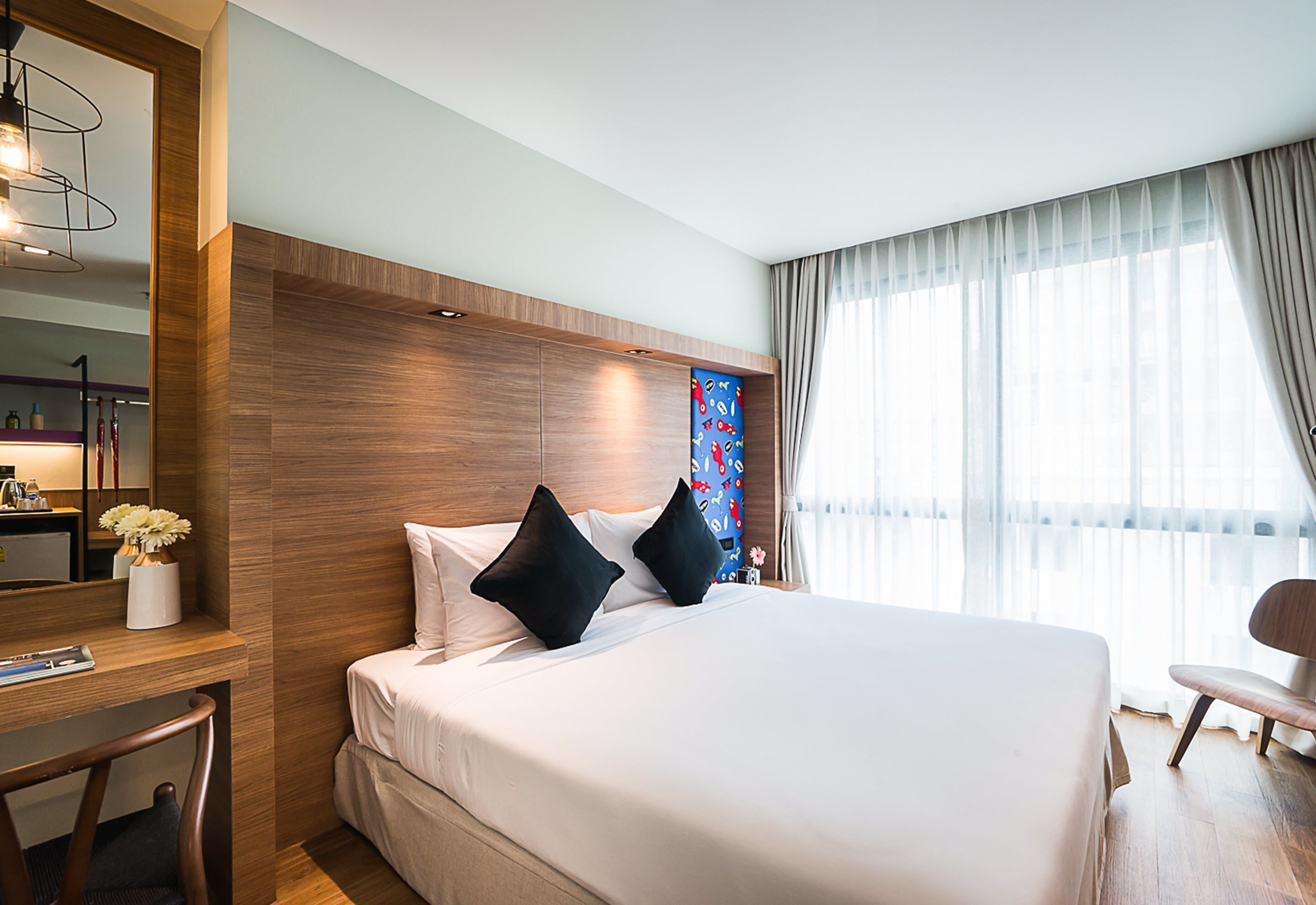 Premium bedding, minibar, in-room safe, desk