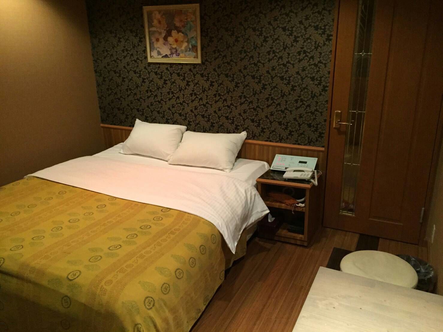 (25sqm) standard double room | free wifi, bed sheets