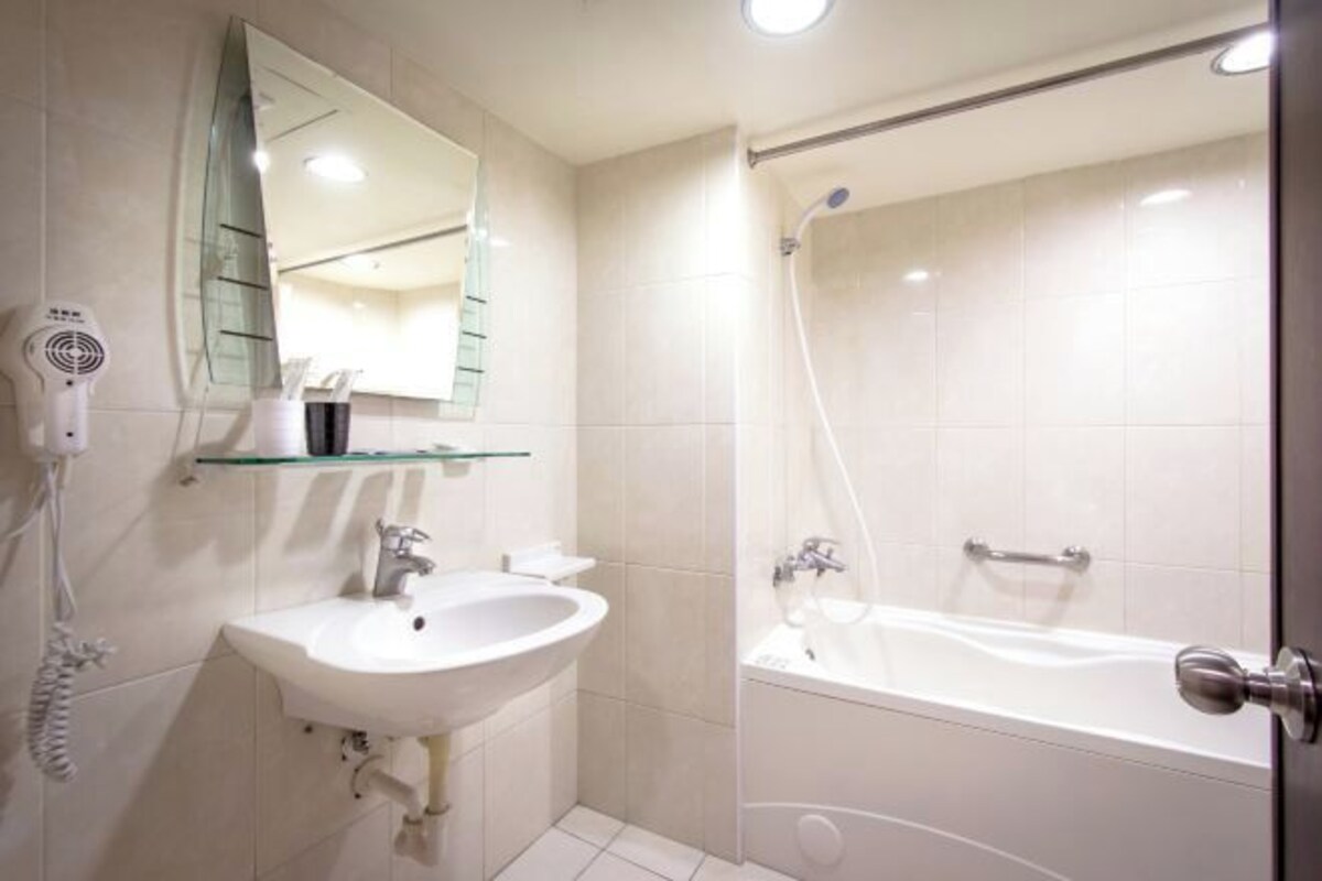 Hair dryer, towels
