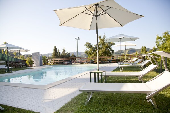 Piscine extérieure (ouverte en saison)