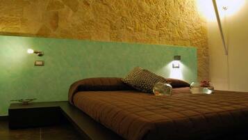 Basic Double Room | In-room safe, desk, cribs/infant beds, rollaway beds