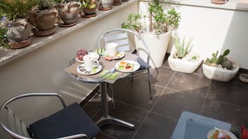 Tägliches inbegriffenes Frühstücksbuffet