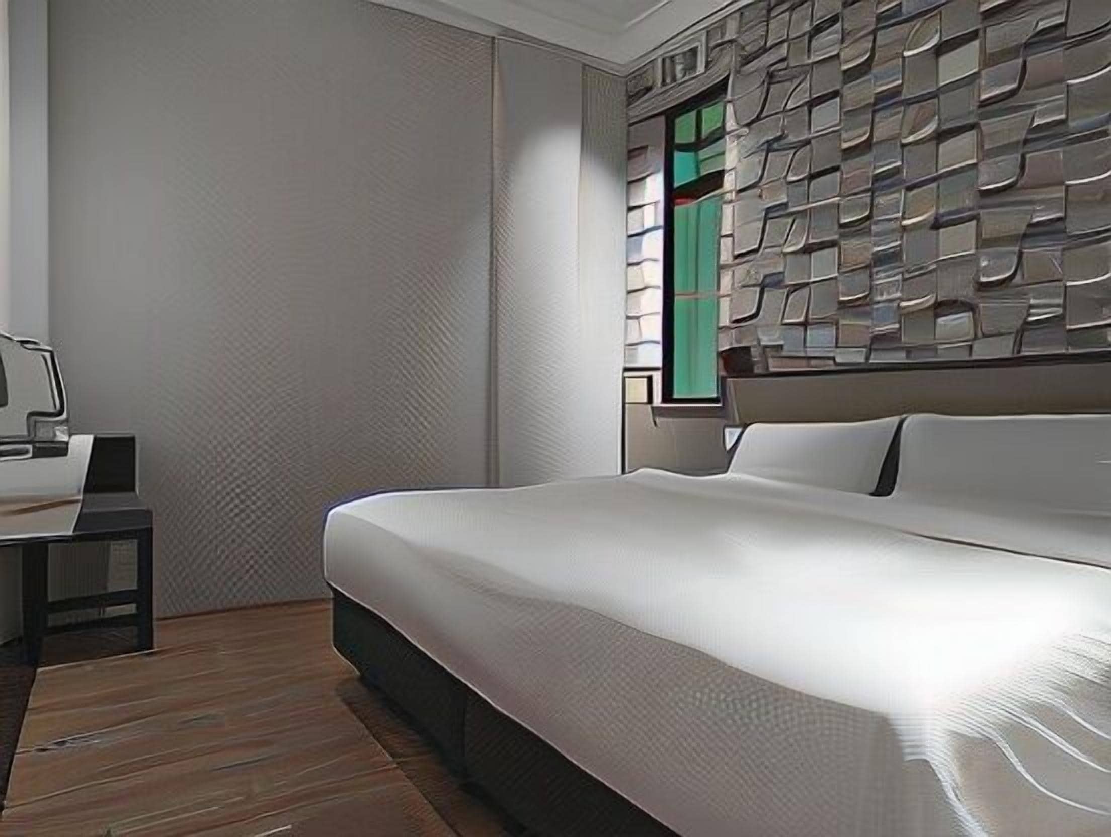 Desk, laptop workspace, blackout drapes, free WiFi