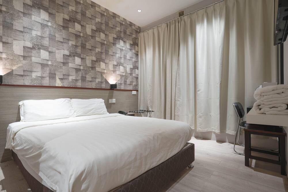 The Noble Hotel