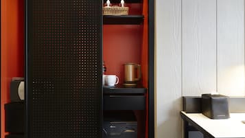 Standard-Doppelzimmer, 1 Doppelbett (Charm Room) | Hochwertige Bettwaren, Zimmersafe, Schreibtisch, Verdunkelungsvorhänge