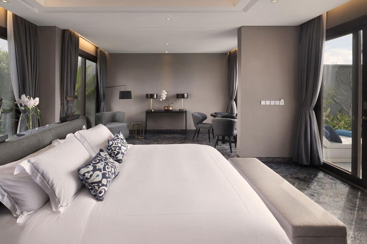 Ropa de cama de alta calidad y minibar 