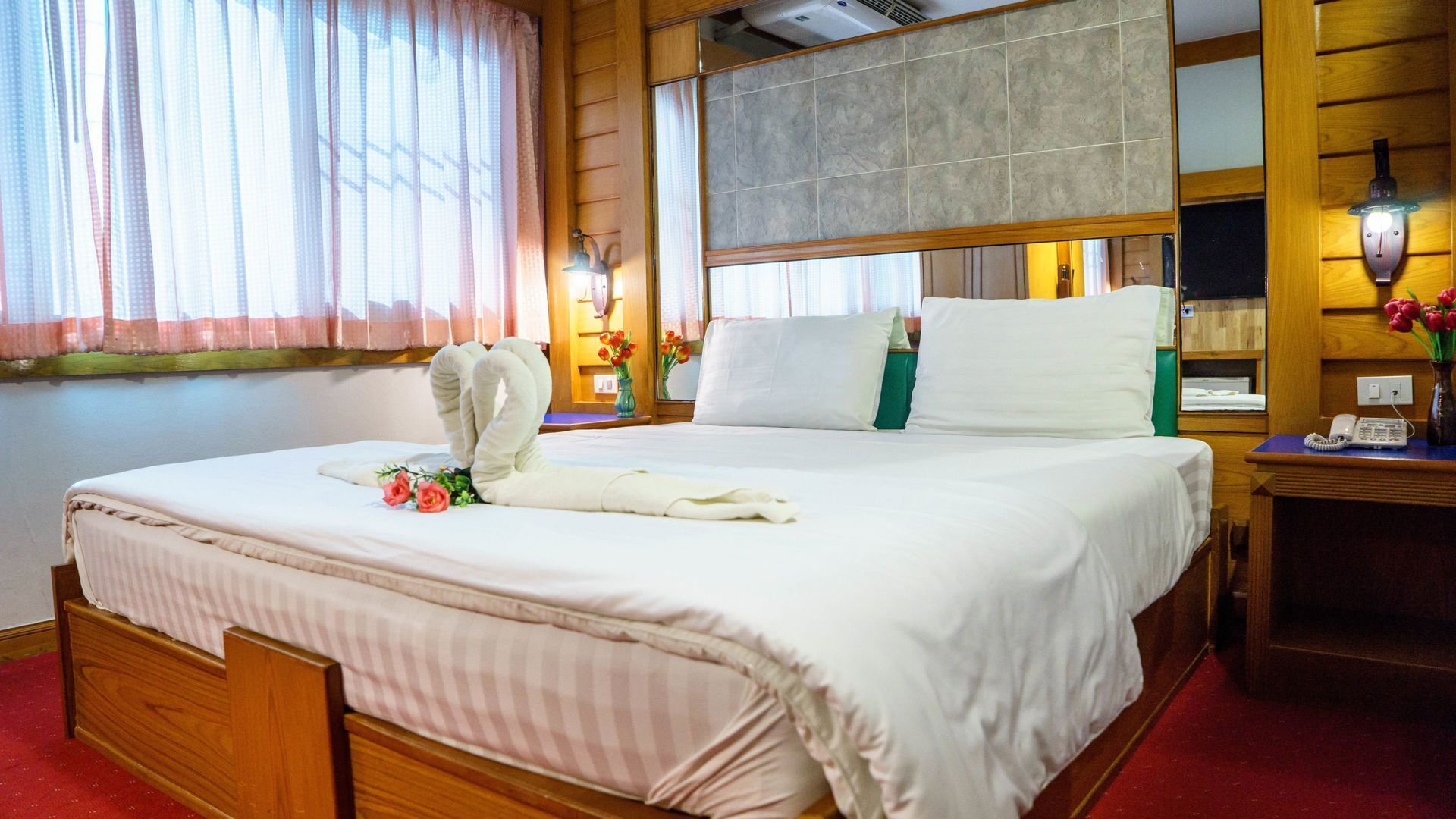 In-room safe, desk, free WiFi, bed sheets
