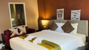 بديكورات فريدة لكل غرفة ومكتب وستائر تعتيم وواي فاي مجانًا