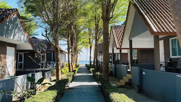 Individuell dekoriert, Schreibtisch, VerdunkelungsvorhÀnge