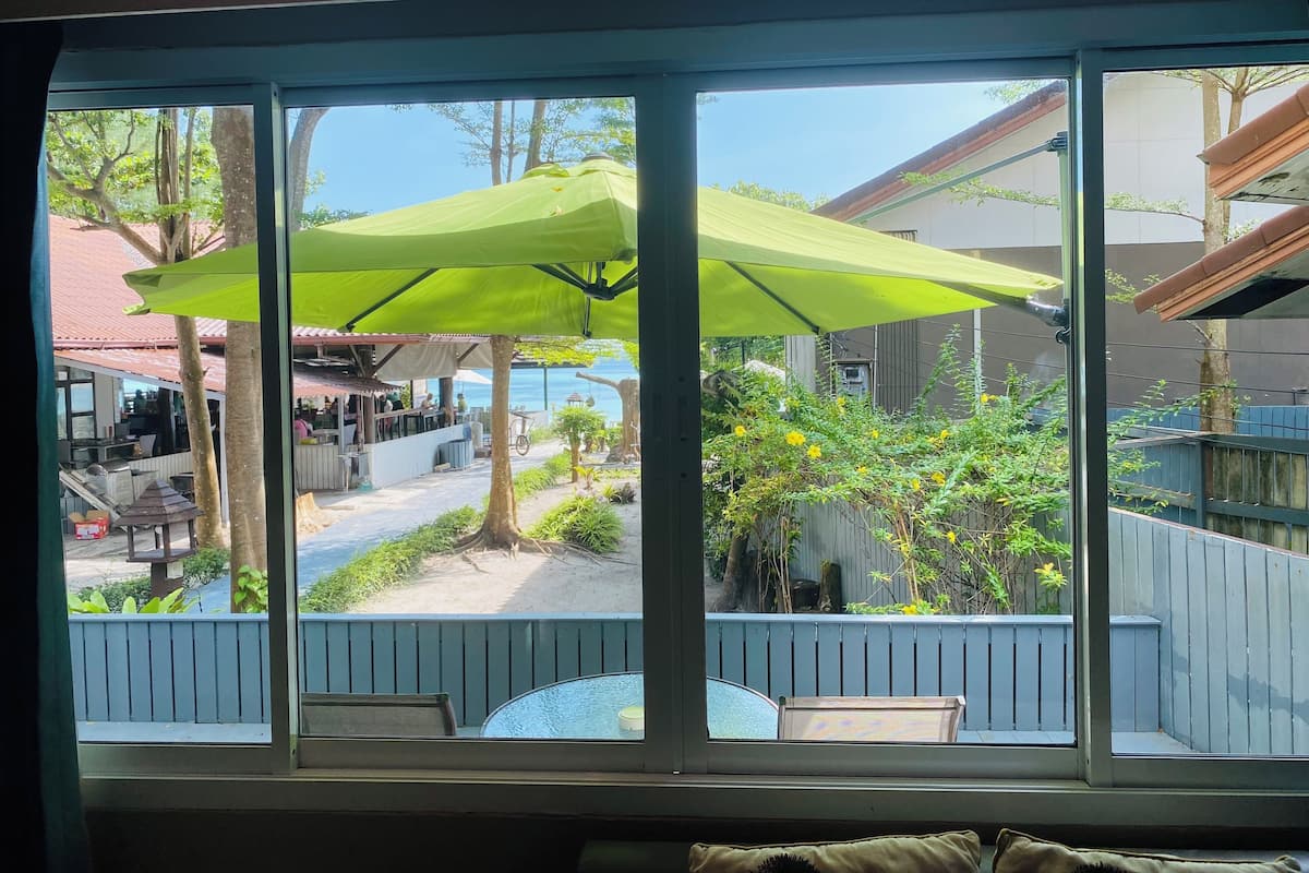 Front Deluxe Pavilion | Individually decorated, desk, blackout curtains, free WiFi